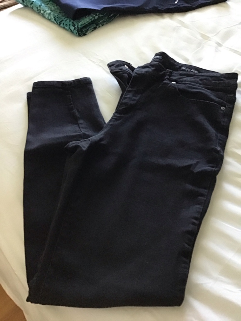 Old Navy Women's Black Skinny Jeans - Slim Fit Denim